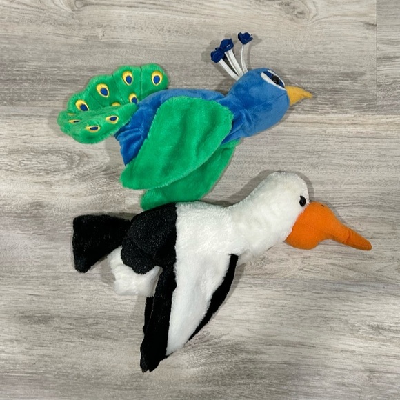 Caltoy Plush Wild Birds Hand Puppets Set Of 2 Pelican Peacock Story Time Toys - Picture 2 of 7